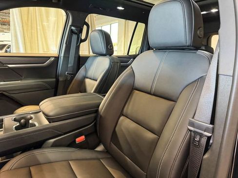 New 2026 GMC Acadia Elevation w/ Black Edition FWD image 17