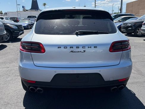 Used 2016 Porsche Macan S w/ Infotainment Package AWD/4WD image 4