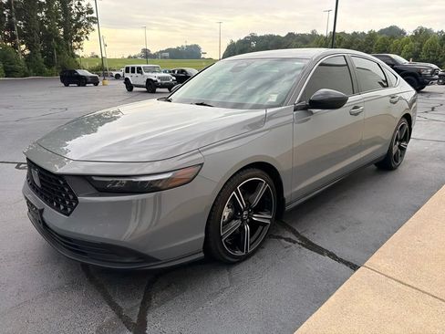 Used 2024 Honda Accord Sport image 6