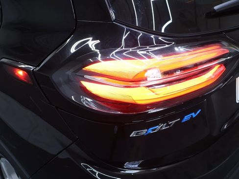 Used 2023 Chevrolet Bolt LT w/ Driver Confidence Package FWD image 26