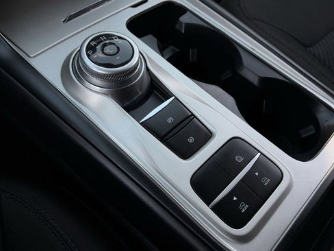 Used 2023 Ford Explorer XLT image 18