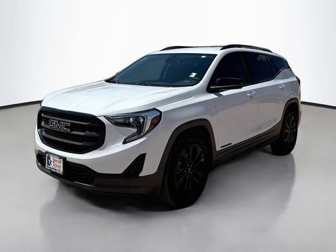 Used 2020 GMC Terrain SLE w/ Elevation Edition FWD image 3