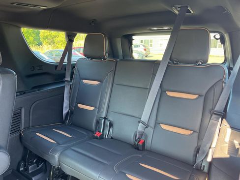 Used 2023 GMC Yukon XL AT4 w/ AT4 Premium Package image 6