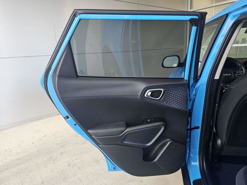 Used 2023 Kia Soul EX image 15