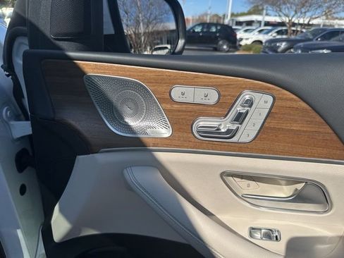 Certified 2025 Mercedes-Benz GLS 450 4MATIC image 43