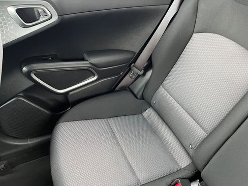 Used 2025 Kia Soul LX w/ LX Technology Package image 37