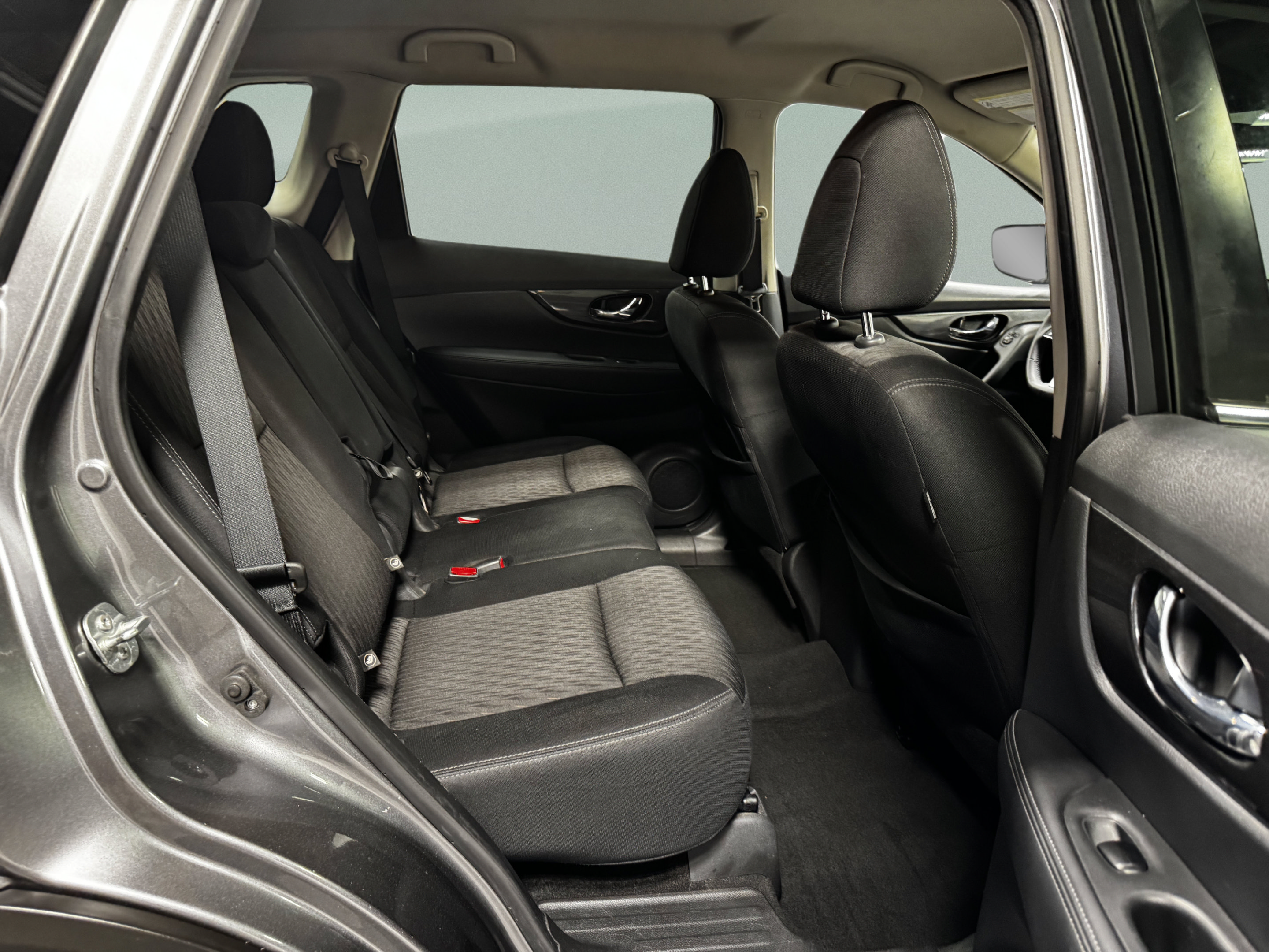 Used 2019 Nissan Rogue SV FWD image 33