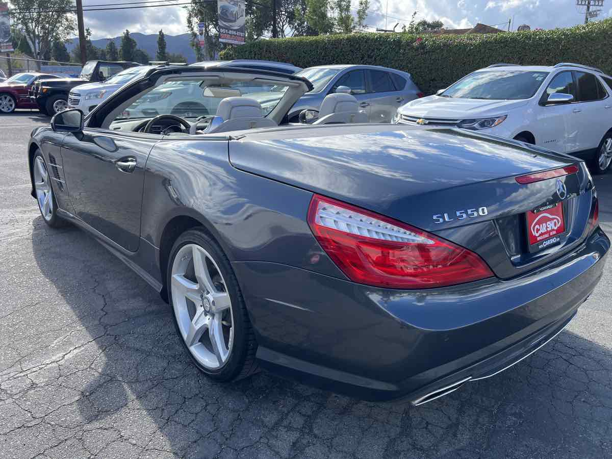 Used 2013 Mercedes-Benz SL 550 image 4