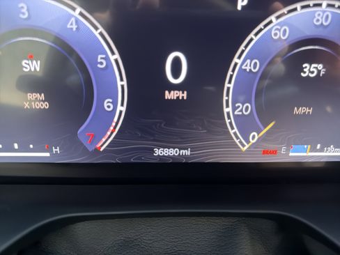 Used 2025 Jeep Grand Cherokee Limited w/ Luxury Tech Group II image 21