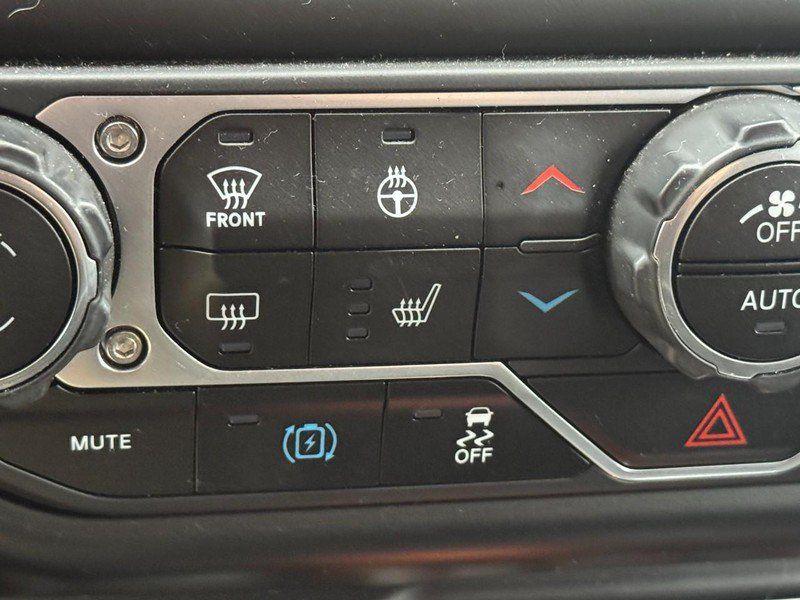 Used 2023 Jeep Wrangler Unlimited Sahara w/ Cold Weather Group AWD/4WD image 24