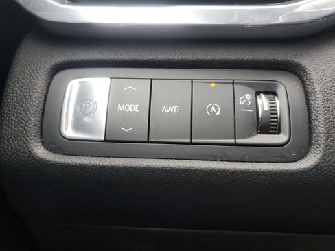 Used 2024 GMC Acadia Elevation image 30