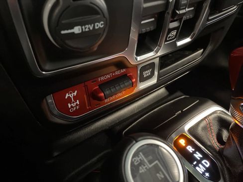 Used 2020 Jeep Wrangler Unlimited Rubicon w/ Dual Top Group image 24