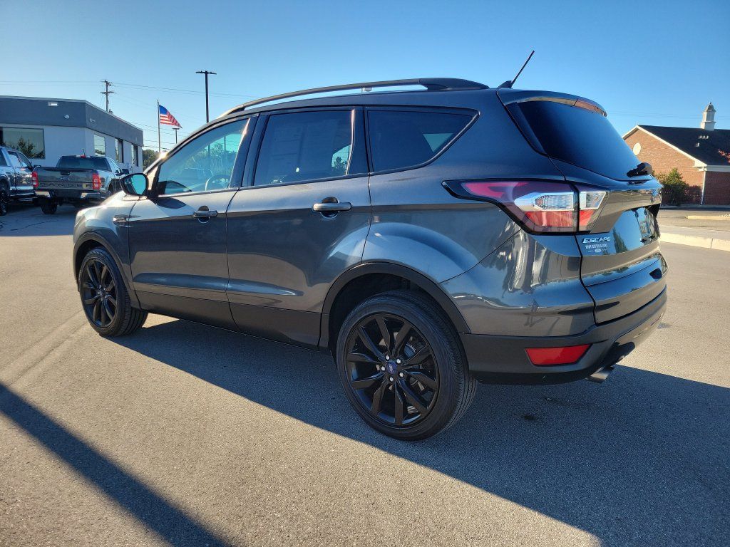 Certified 2018 Ford Escape SE w/ SE Sport Appearance Package AWD/4WD image 3