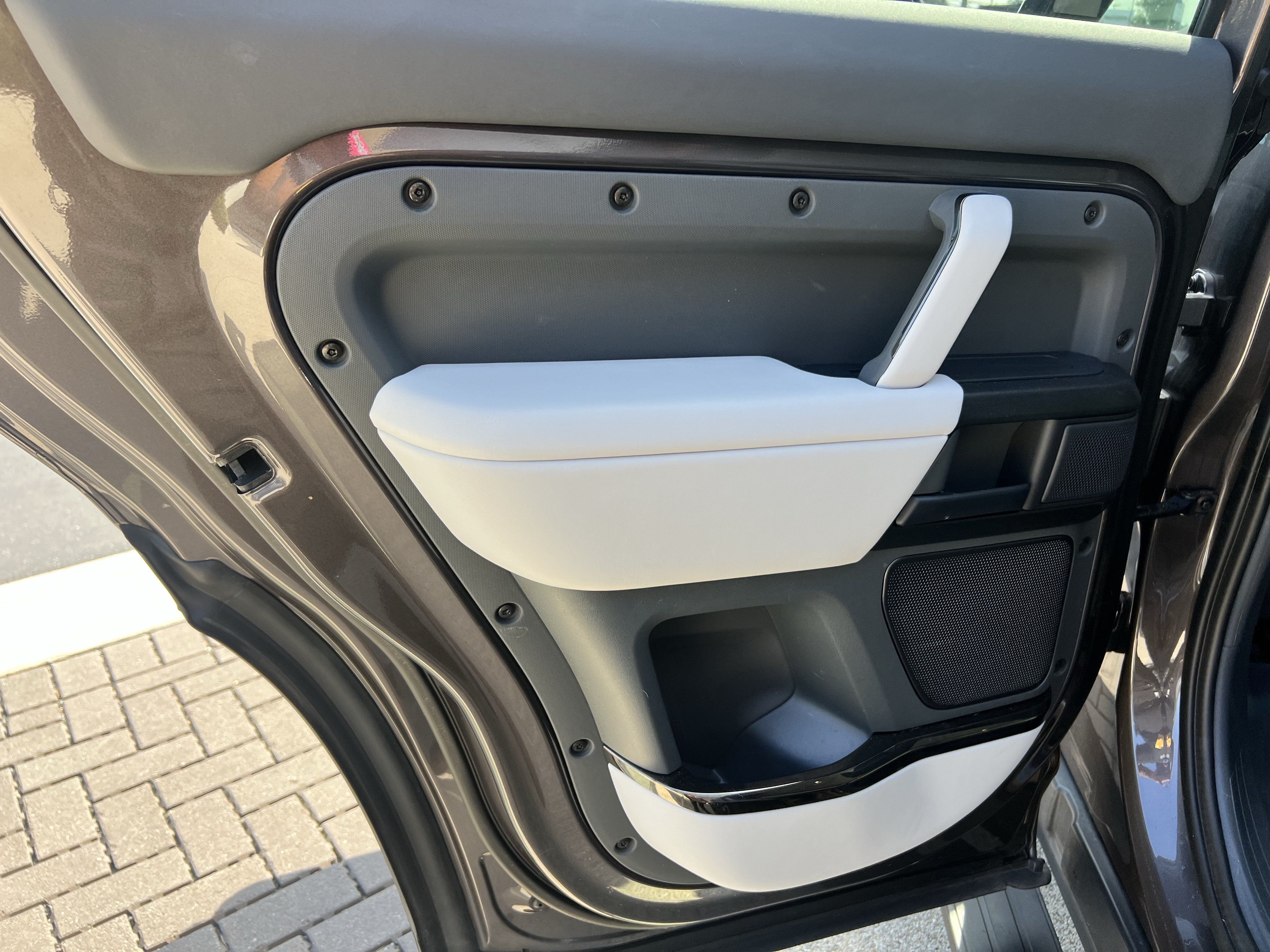 Used 2025 Land Rover Defender 110 AWD/4WD image 28