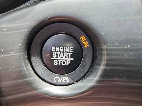 Used 2021 Jeep Grand Cherokee Laredo X image 11