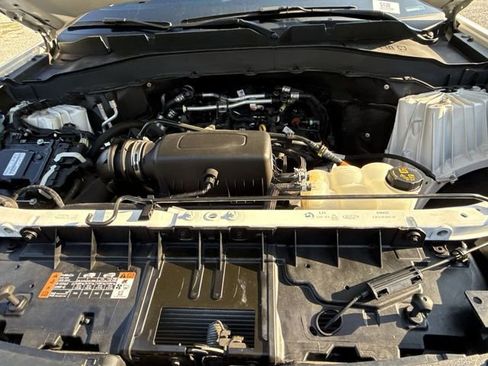 Used 2022 Ford Explorer XLT w/ Equipment Group 202A image 31