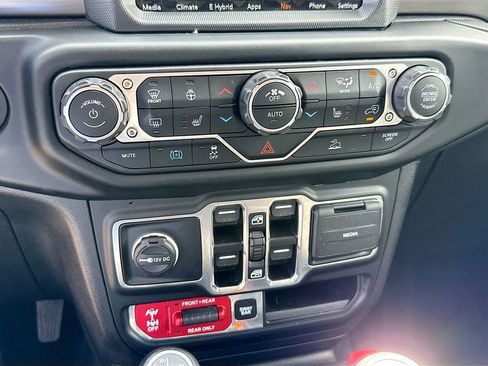 Used 2022 Jeep Wrangler Unlimited Rubicon 4xe w/ Cold Weather Group image 17