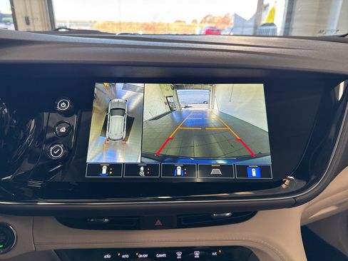 Used 2022 Buick Envision Avenir w/ Technology Package II image 28