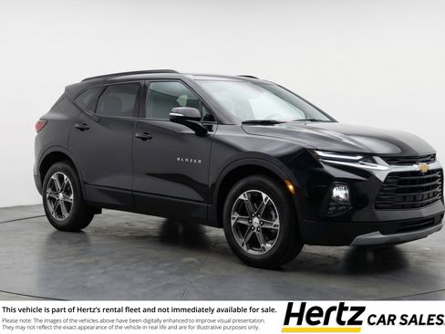 Used 2025 Chevrolet Blazer LT image 1