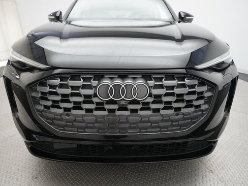 Certified 2025 Audi Q5 Premium Plus w/ Premium Plus AWD/4WD image 23