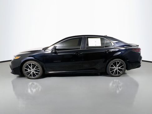 Used 2024 Toyota Camry SE FWD image 9