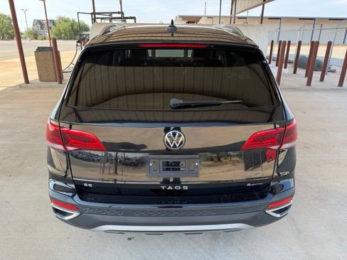 Used 2023 Volkswagen Taos SE w/ Panoramic Sunroof Package AWD/4WD image 7