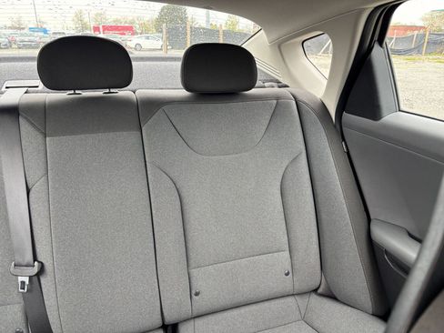 Used 2025 Kia K4 FWD image 33