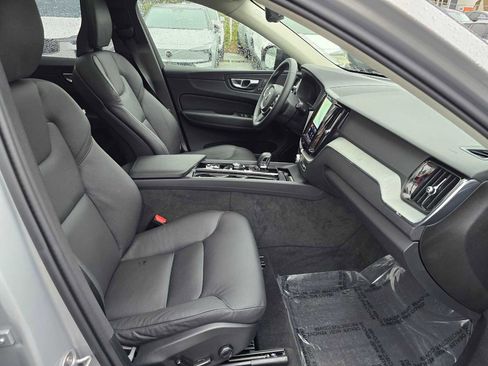 Certified 2025 Volvo XC60 B5 Plus image 11