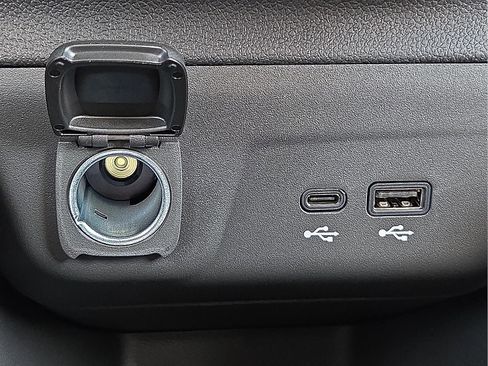 Used 2026 Chevrolet TrailBlazer LT w/ LT Cold Weather Package FWD image 16