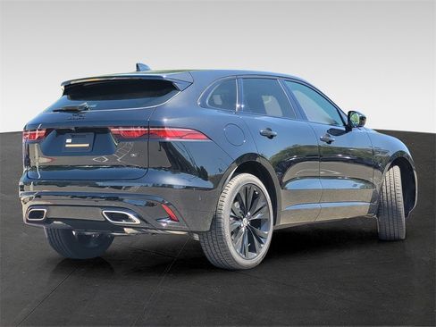 New 2026 Jaguar F-PACE R-Dynamic S image 4