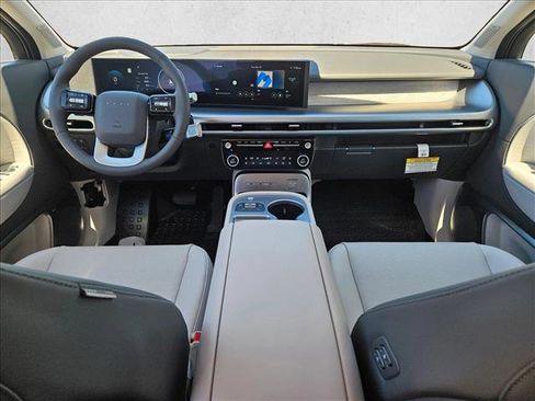 New 2026 Hyundai Ioniq 9 Limited image 17