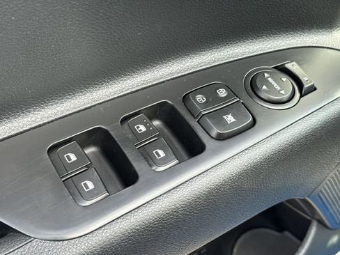 Used 2023 Kia Rio S FWD image 16