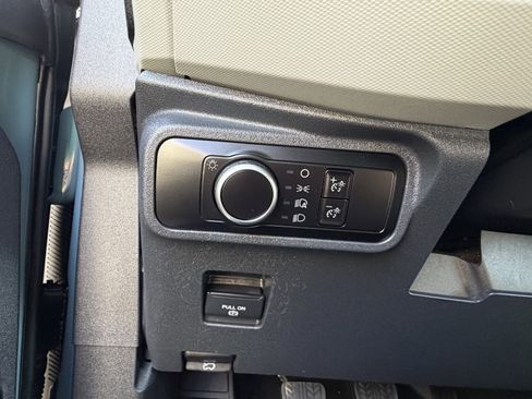 Used 2023 Ford Bronco Badlands image 13