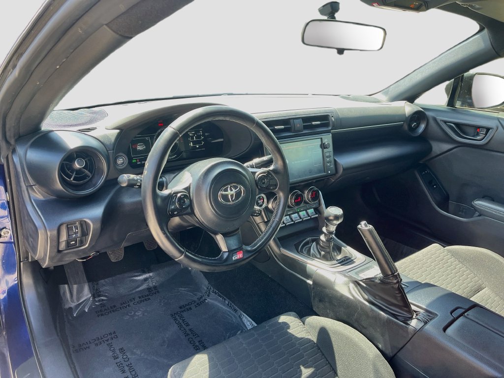 Used 2023 Toyota GR86 RWD image 9