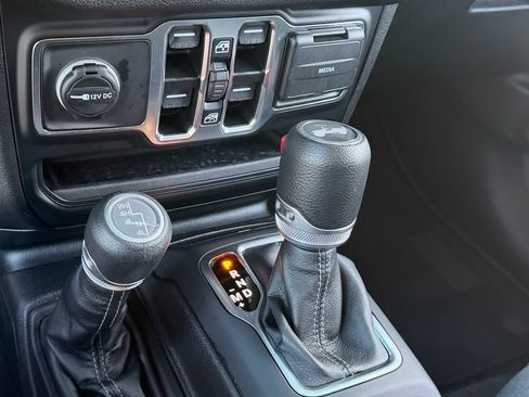 Used 2025 Jeep Wrangler Unlimited Sport AWD/4WD image 22