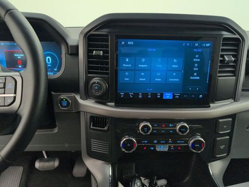 Certified 2025 Ford F150 Lightning XLT image 18