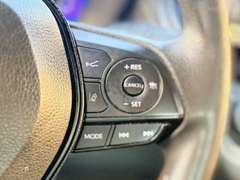Used 2022 Toyota Corolla LE image 18