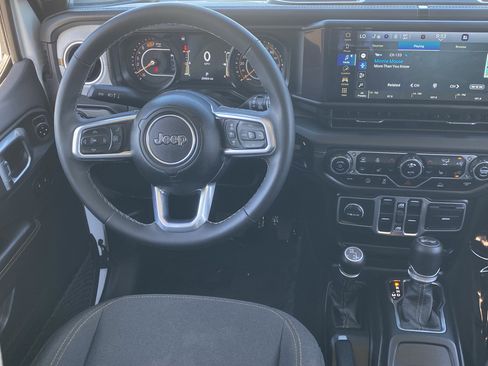 Certified 2025 Jeep Wrangler Unlimited Sahara AWD/4WD image 12