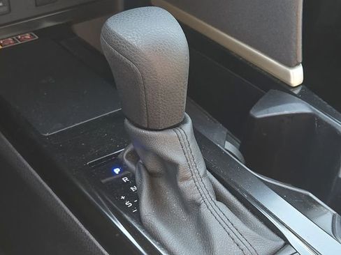 Used 2025 Toyota Camry SE image 29