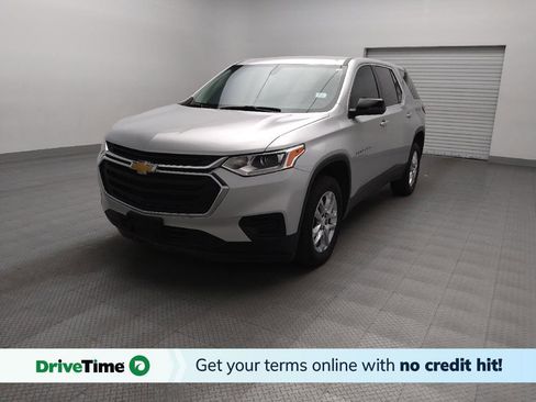 Used 2021 Chevrolet Traverse LS FWD image 1