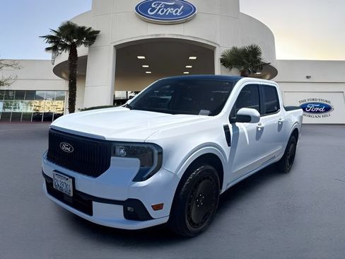 Certified 2025 Ford Maverick Lobo AWD/4WD image 2