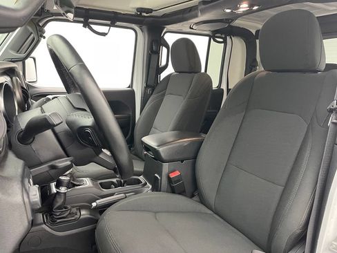 Used 2021 Jeep Gladiator Sport AWD/4WD image 17