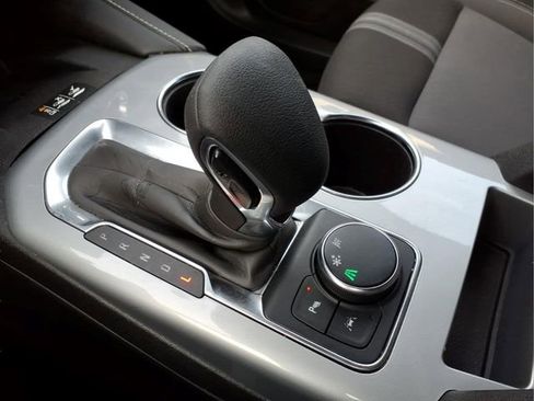 Used 2024 Chevrolet Blazer LT w/ Convenience Package FWD image 25