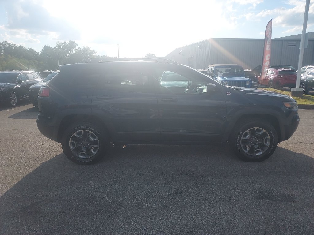 Used 2019 Jeep Cherokee Trailhawk w/ Cold Weather Group AWD/4WD image 8