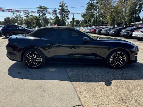 Used 2018 Ford Mustang Premium image 4