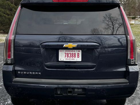 Used 2020 Chevrolet Suburban LT image 4