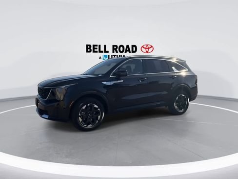 Used 2024 Kia Sorento S image 4