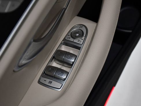 Used 2022 Mercedes-Benz E 350 4MATIC Sedan image 18