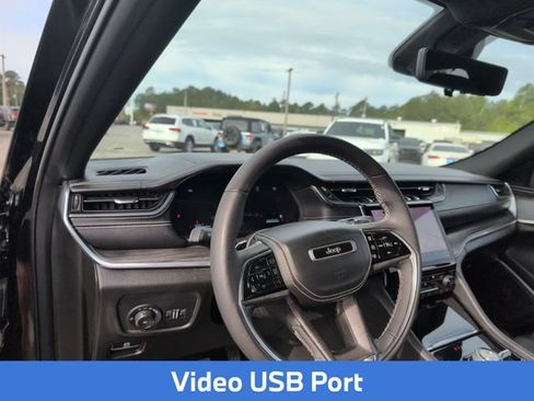 Used 2025 Jeep Grand Cherokee L Overland w/ Luxury Tech Group IV AWD/4WD image 33
