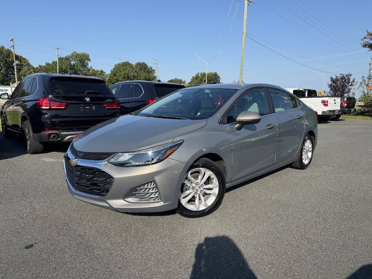 Used 2019 Chevrolet Cruze LT FWD image 1